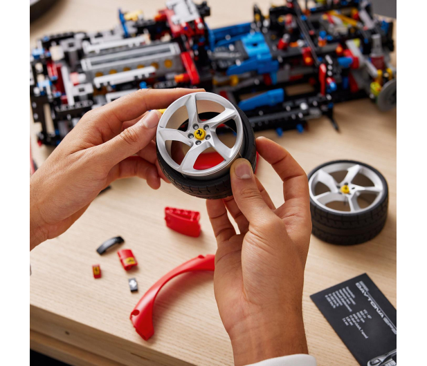 LEGO Technic 42143 Ferrari Daytona SP3 - 1056683 - zdjęcie 5
